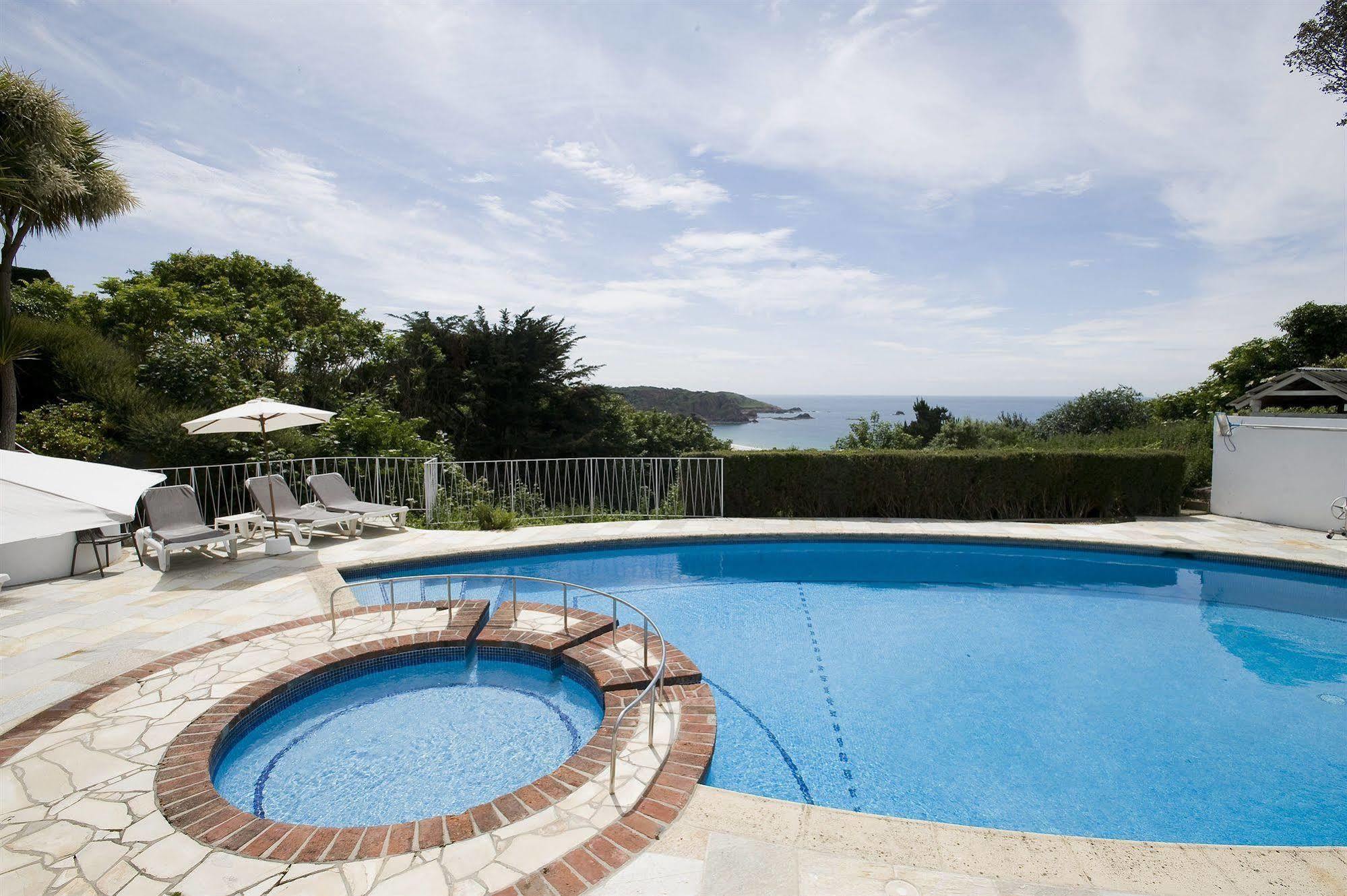 The Windmills Hotel St Brelade Buitenkant foto